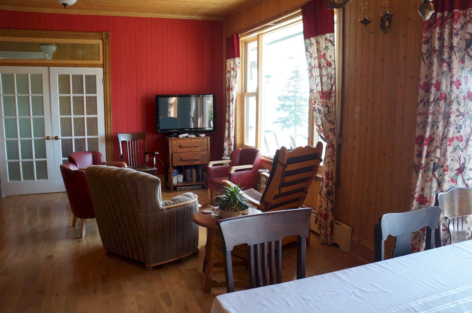 Le Manoir Du Vieux Presbytere Port-Daniel Dış mekan fotoğraf