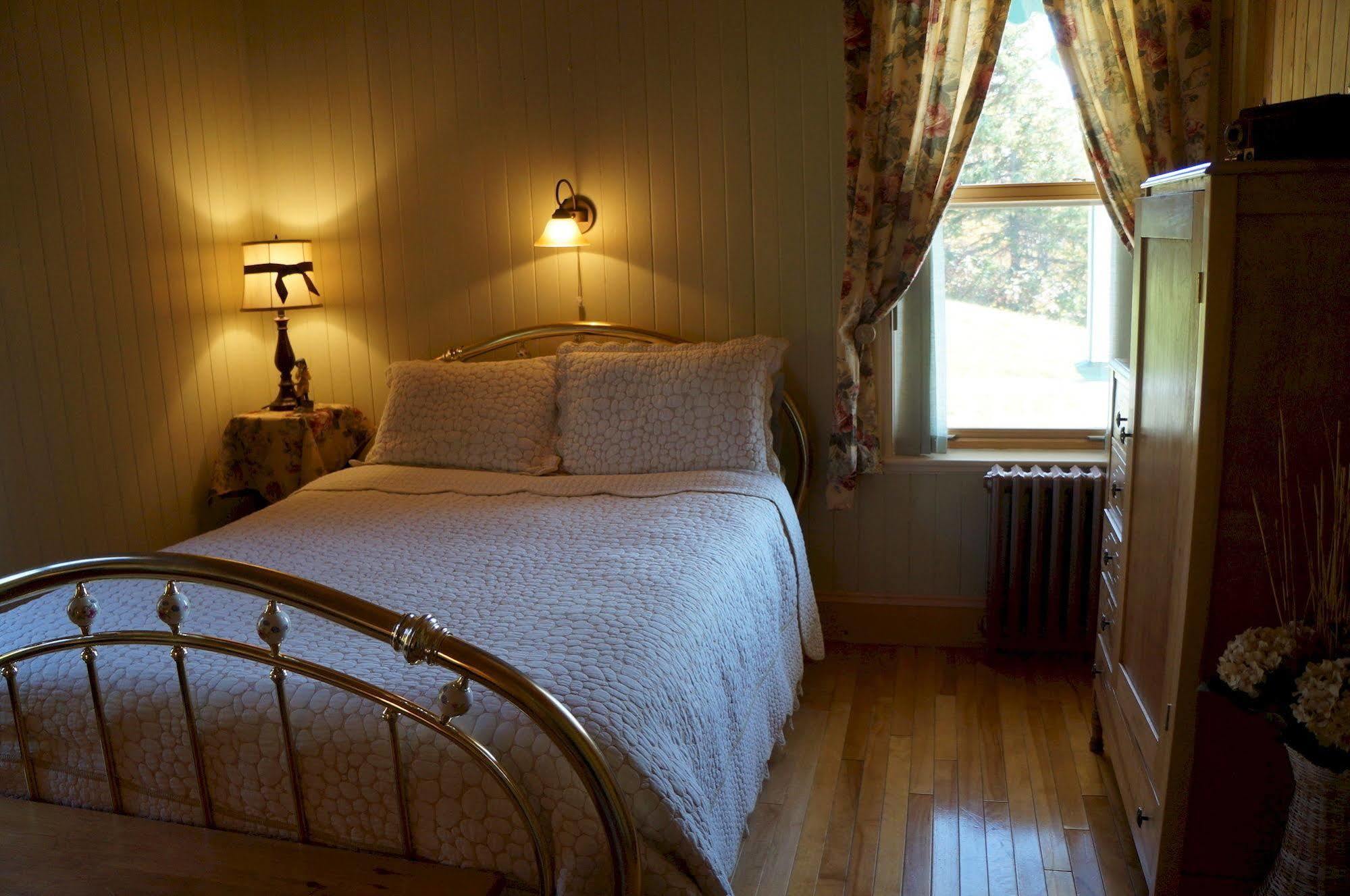 Le Manoir Du Vieux Presbytere Port-Daniel Dış mekan fotoğraf