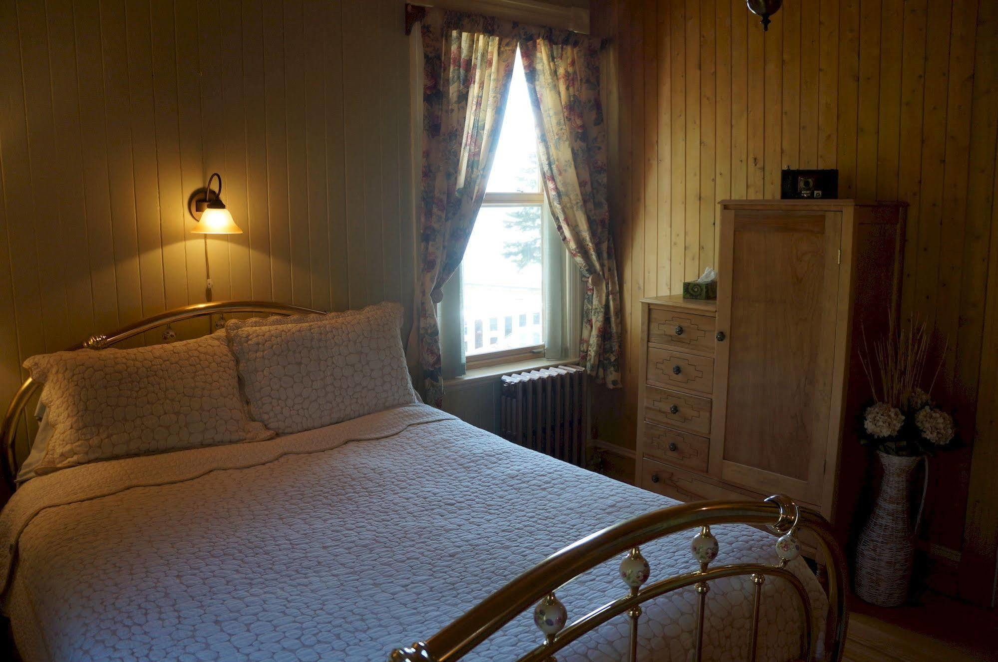 Le Manoir Du Vieux Presbytere Port-Daniel Dış mekan fotoğraf